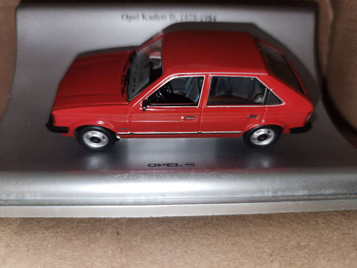 Opel Kadett D (1:43)