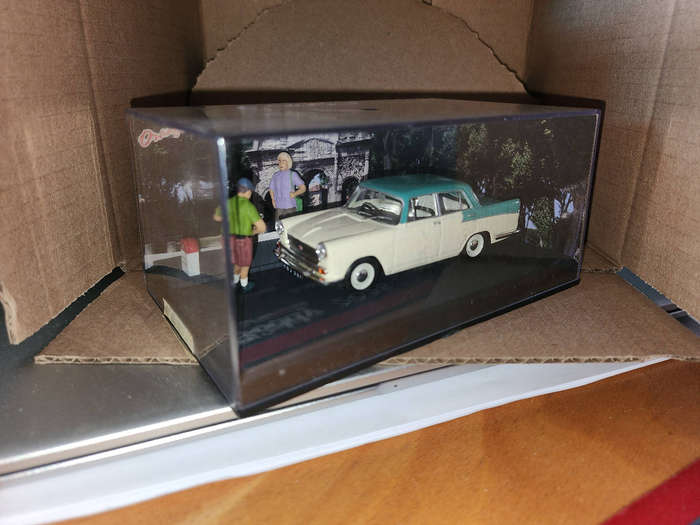 Austin Cambridge on Phot-Shoot Mini Diarama (1:43)