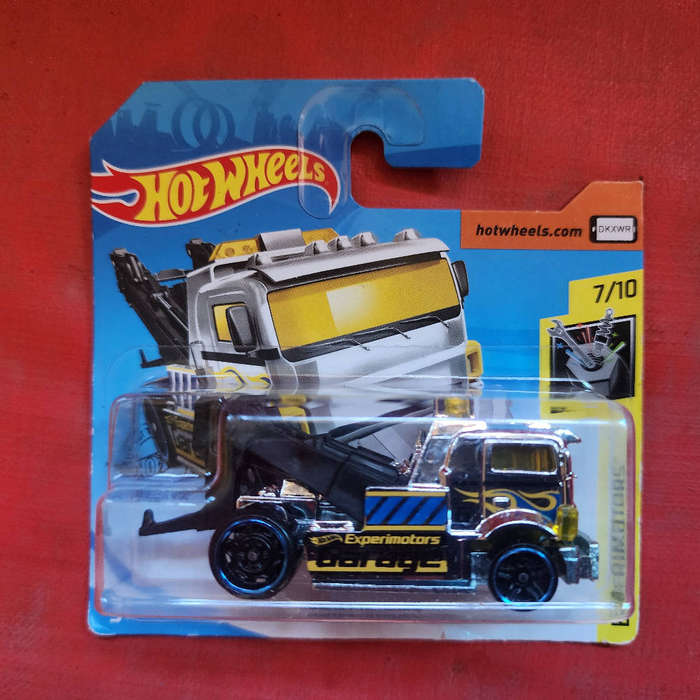 Hotwheels tow-Truck
