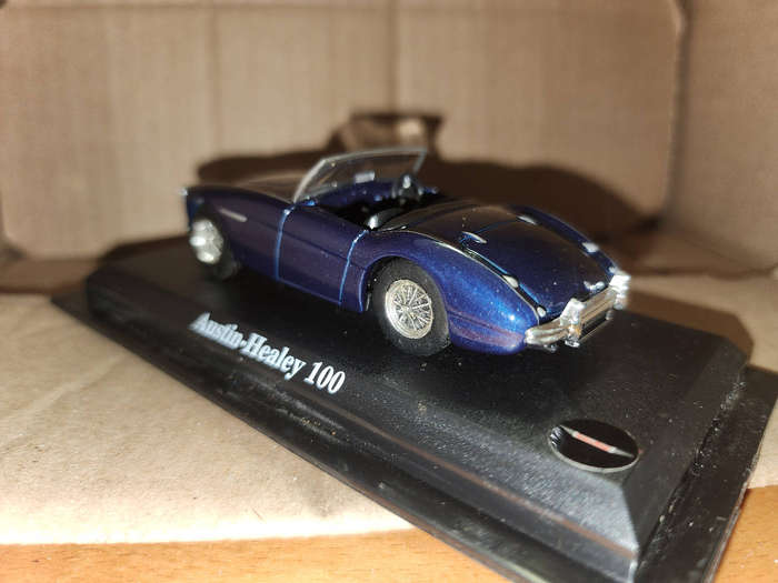 Austin Healey 100 (1:43)