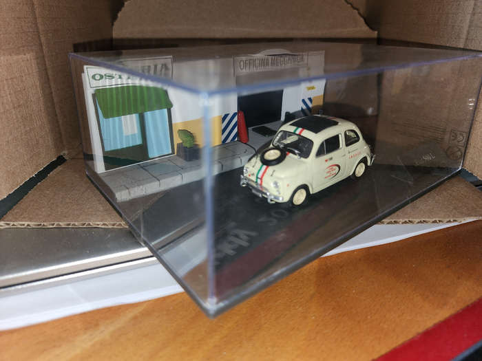 Fiat 500 (Diarama) 1:43