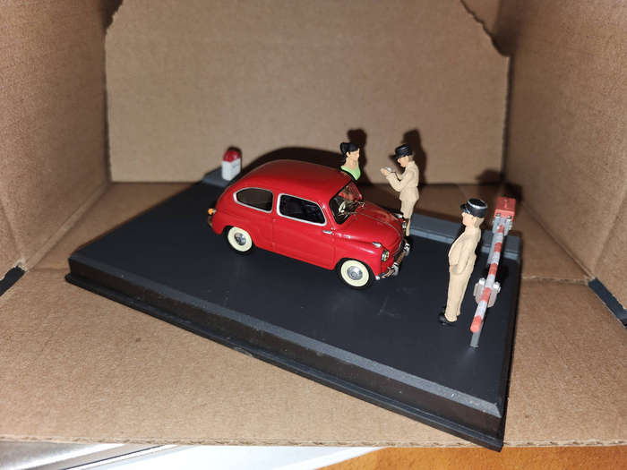 Fiat 60at Border Post "Mini Diarama"  (1:43)