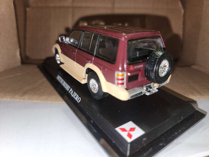 Pajero V6  (1:43)