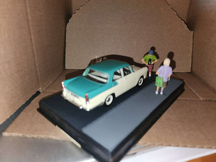 Austin Cambridge on Phot-Shoot Mini Diarama (1:43)