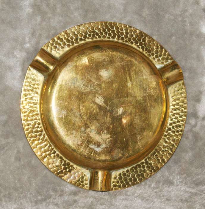 "Die Suid Afrikaanse Noodhulpliga 1935" brass ashtray