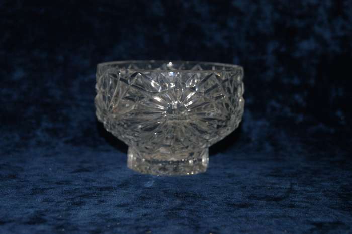 Vintage moulded glass sweet dish/ bowl