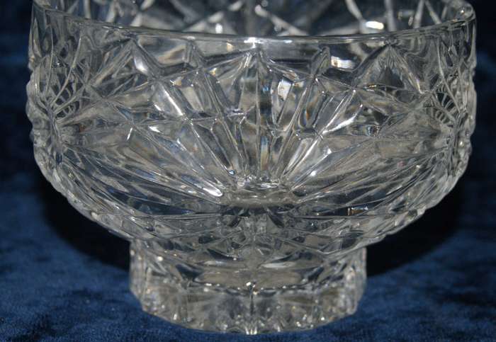 Vintage moulded glass sweet dish/ bowl