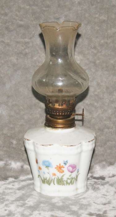 Vintage porcelain oil lamp