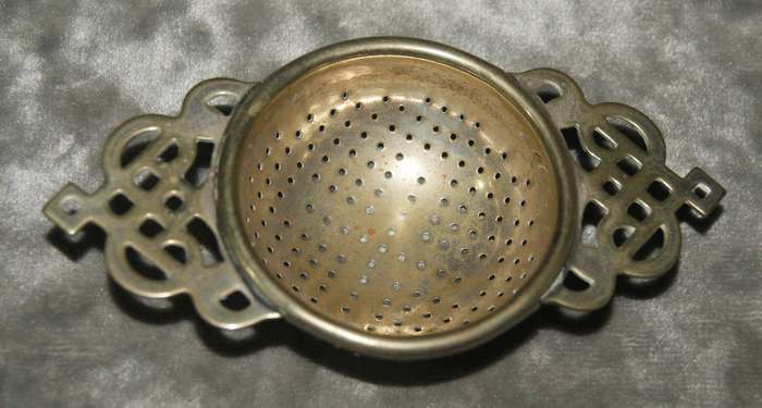 Vintage EPNS pierced metal cup top tea strainer