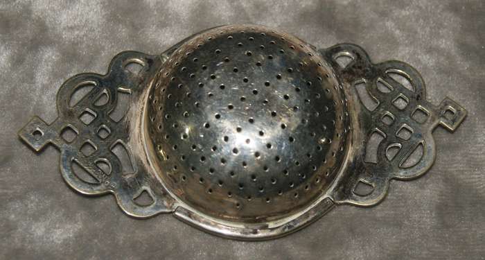 Vintage EPNS pierced metal cup top tea strainer