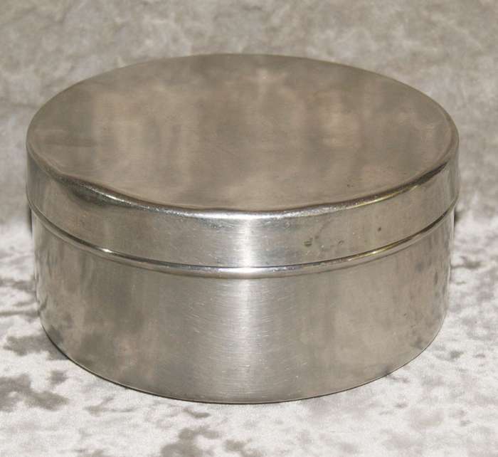 Stainless steel lidded bowl