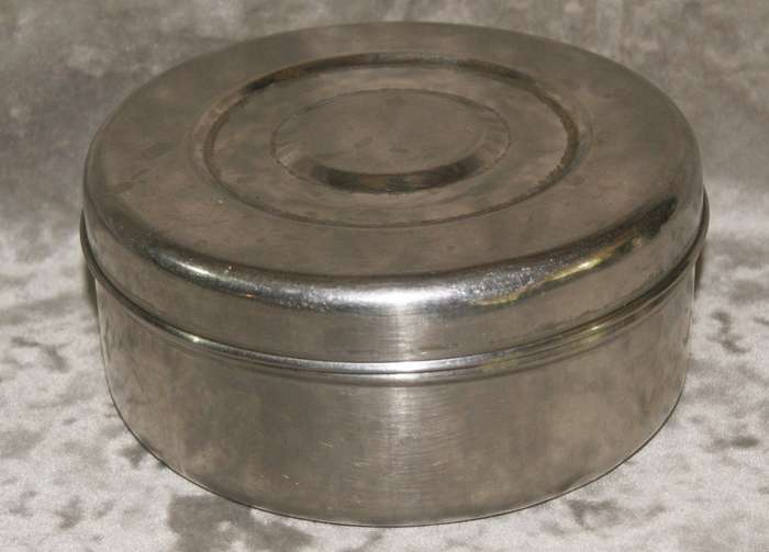 Stainless steel lidded bowl