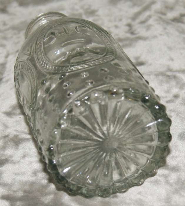 Moulded glass olive oil bottle