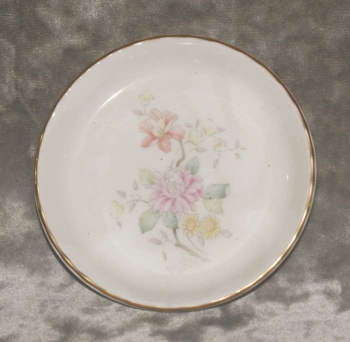 Royal Doulton Mysic Dawn pin dish (1 of 2)