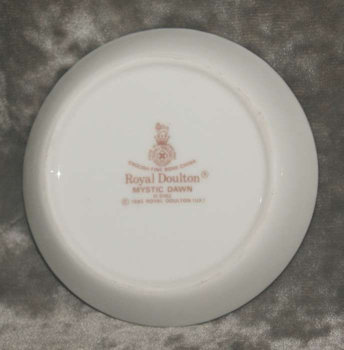 Royal Doulton Mysic Dawn pin dish (1 of 2)