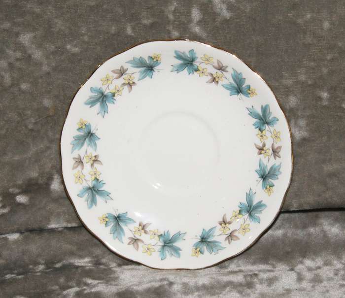 Queen Anne Blue Leaf saucer (1 of 4)