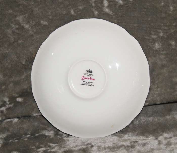 Queen Anne Blue Leaf saucer (1 of 4)