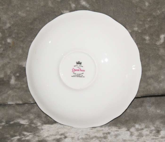 Queen Anne Blue Leaf saucer (2 of 4)