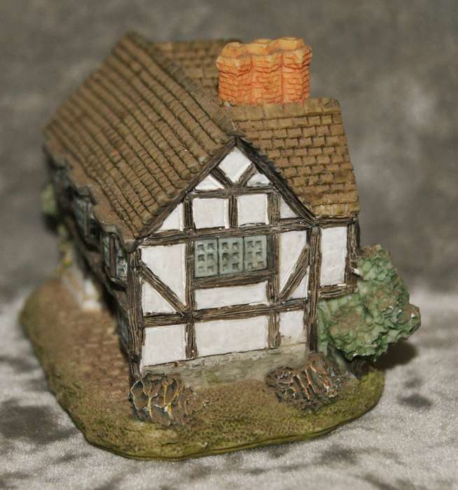 The Leonardo Collection "The Eight Bells" Pub
