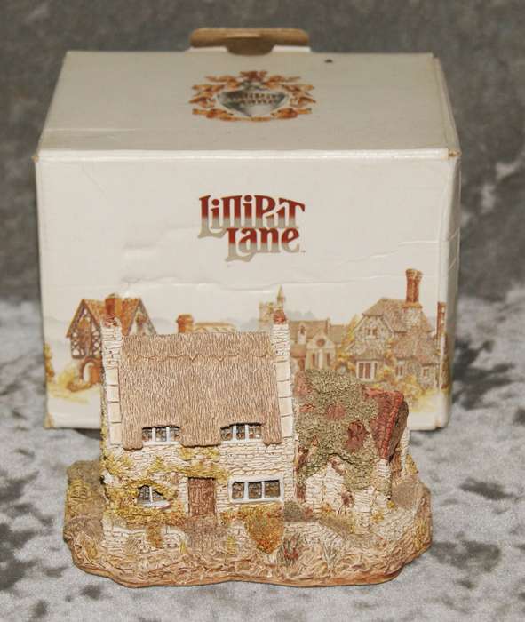 Lilliput Lane "Cobblers Cottage" in original box