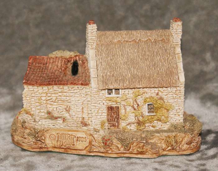Lilliput Lane "Cobblers Cottage" in original box
