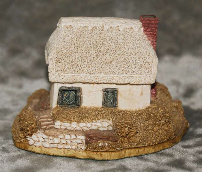 Lilliput Lane "Riverview" in original box