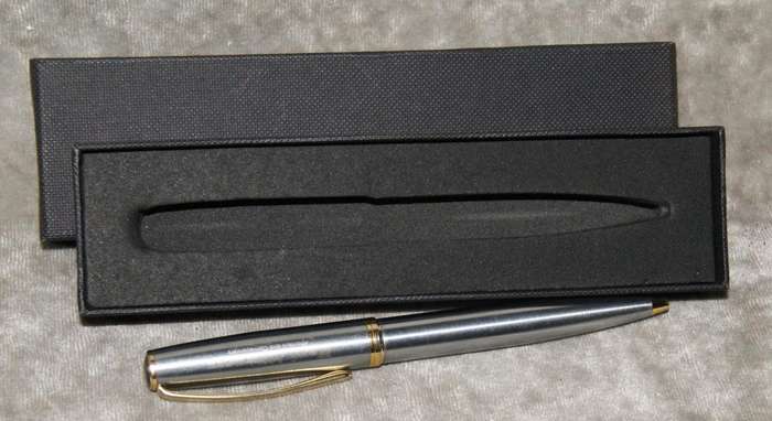 Metal Ball Point pen engraved (Parker refill)