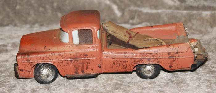 Decorative Vintage Bakkie Statue
