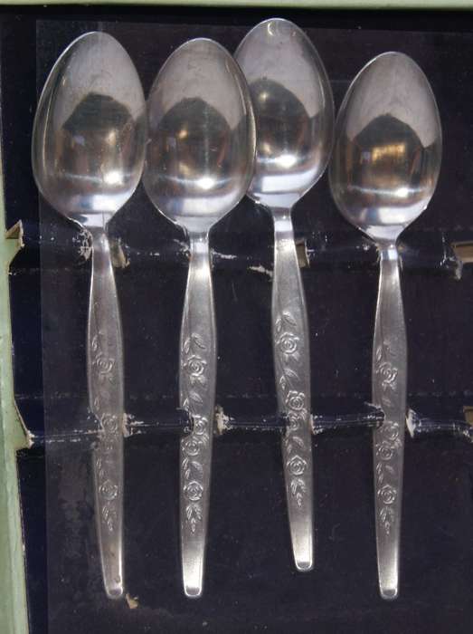 Set of 4 Rose Design Stainless Steel Teaspoons in Original Box Packed for Woolworths (2 missing)