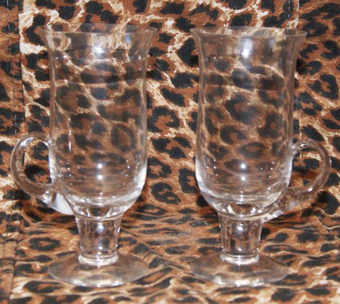 Large Mocha/ Hot Chocolate Glass Mugs (2 available, bid per glass)