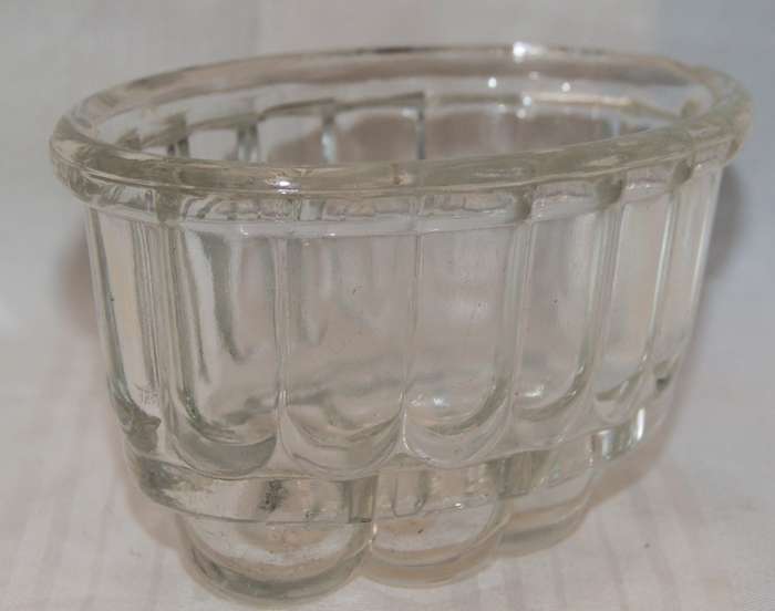 Classic Oval Shaped Glass Jelly Mould
