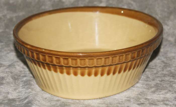 Vintage English pie dish