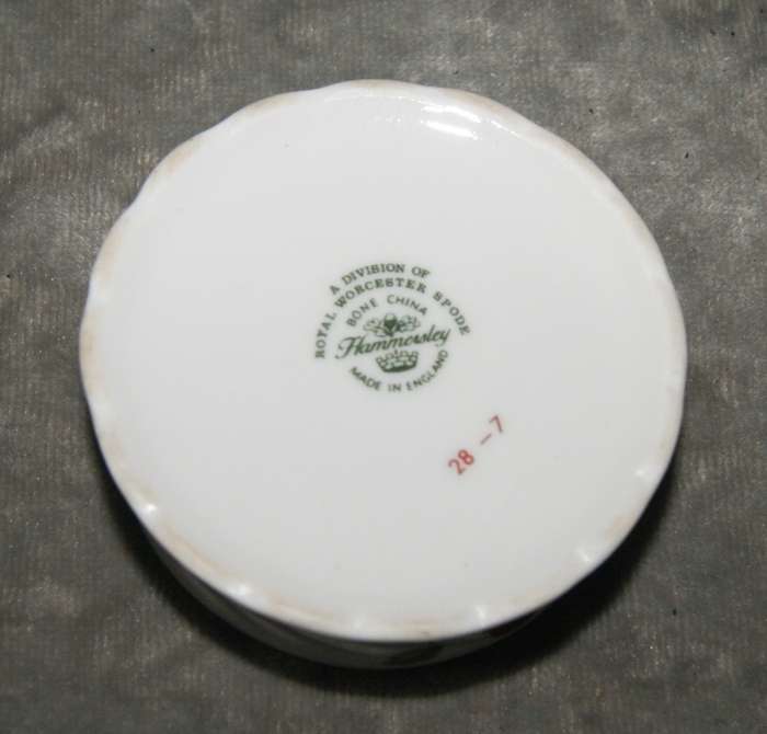 Hammersley porcelain berry pattern trinket box