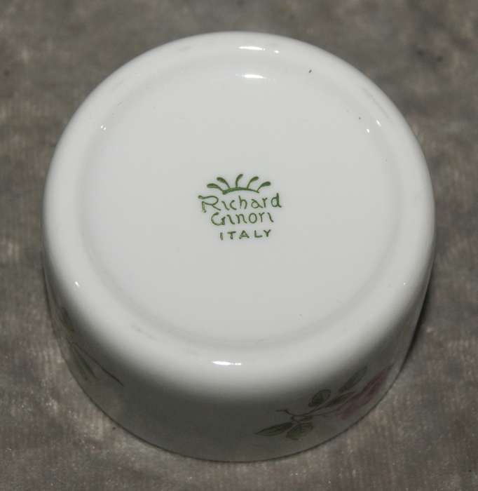 Vintage Richard Ginori porcelain trinket box