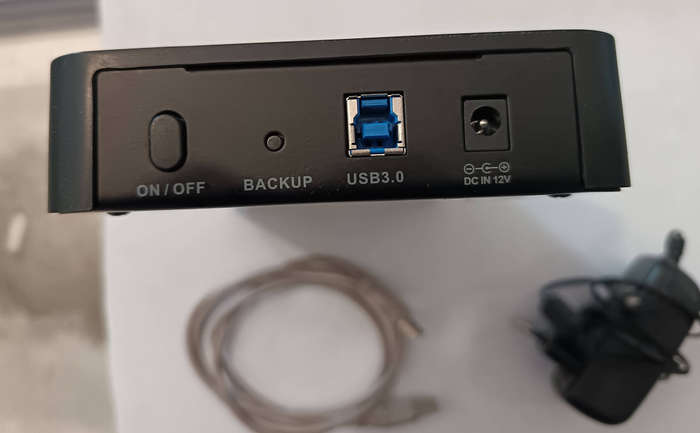 Manhattan External Drive Enclosure  SATA
