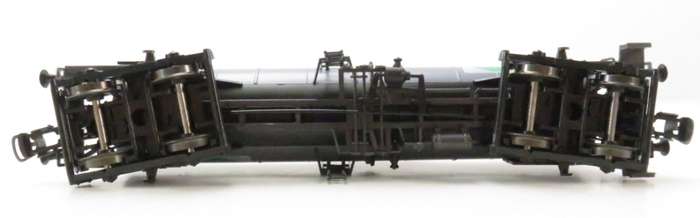H0 gge 1/87  155 mm EU Tank Car (BP) dble. bogie, mint in orig.box Roco 4356B