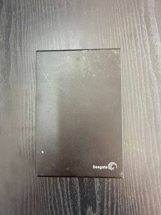Seagate Expansion Desktop Drive, a 3.5-inch desktop external hard drive with 2TB of storage
