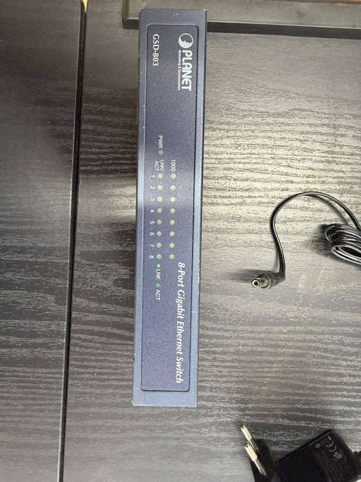 PLANET GSD-803  8-Port Gigabit Ethernet Switch  1000Mbps