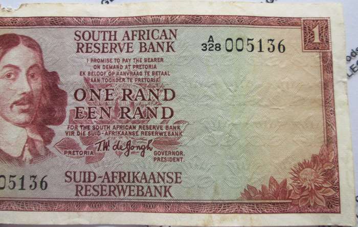One Rand Republic of South Africa Serial Nr A328 005136