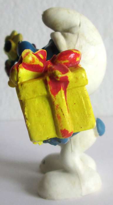 Present Smurf made in Hong Kong Peyo