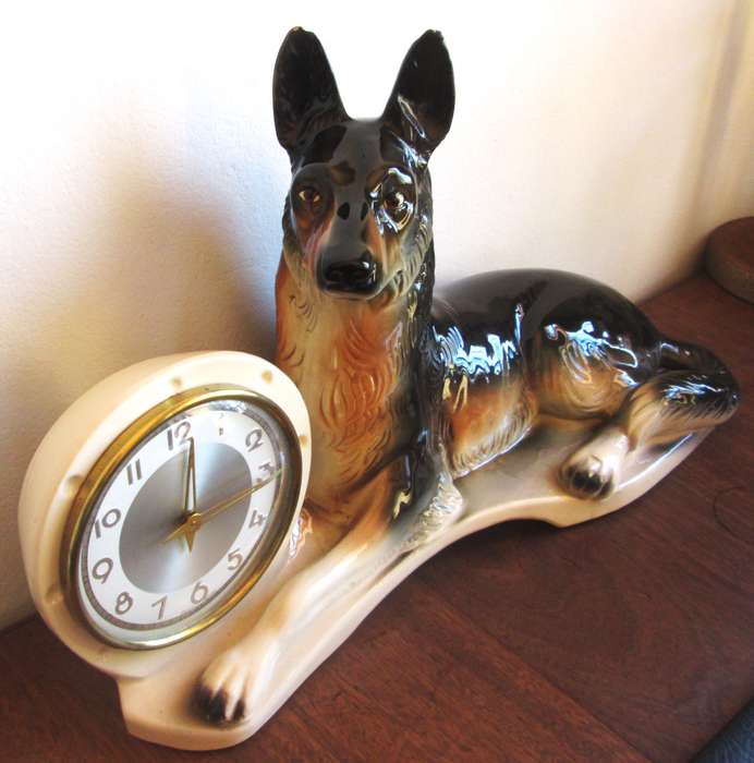 Jema of Holland 462 Ceramic German Shepherd Alsatian Large Mantle Clock