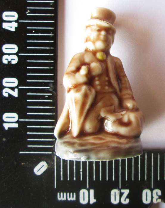 1972 - 1979 Dr Foster Wade Nursery Rhyme Model