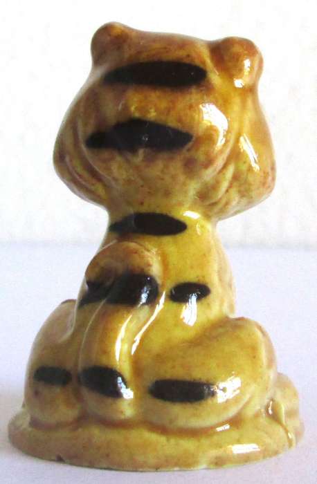 1965 Tigger Balding and Mansell Flintstone Wade Christmas Cracker