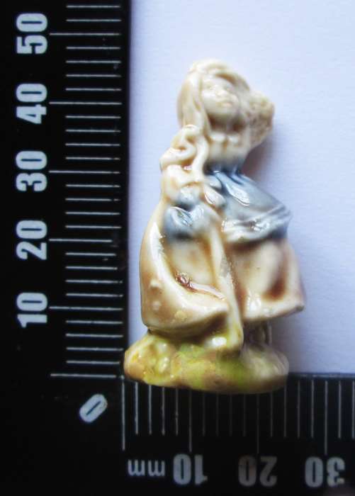 1972 - 1979 Little Bo Peep Wade Nursery Rhyme Model