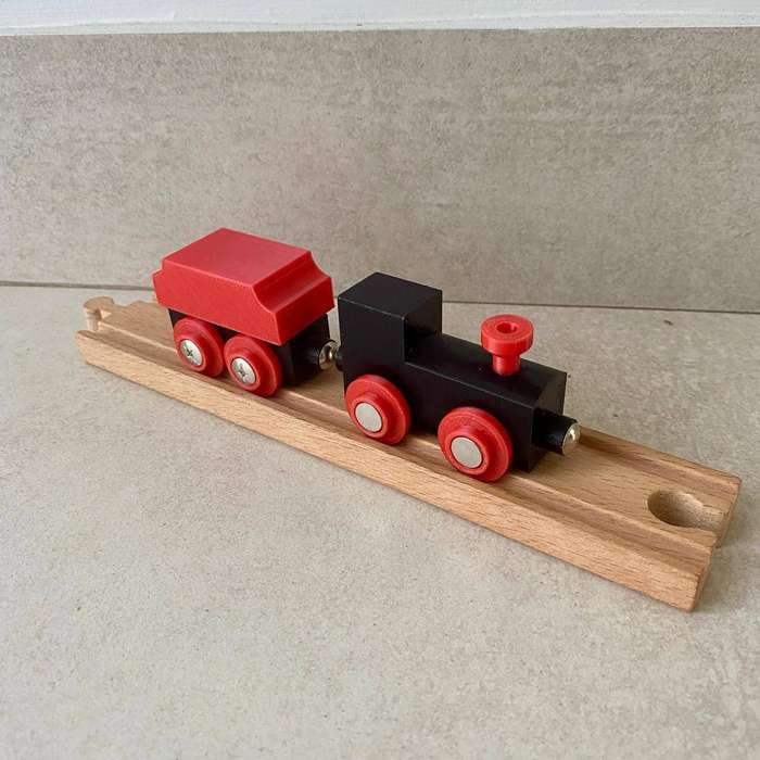 Figure 8 Train Set, compatible with Brio, Melissa & Doug tracks