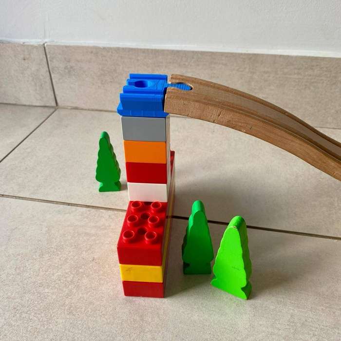 Duplo connector, compatible with Brio, Melissa & Doug train tracks