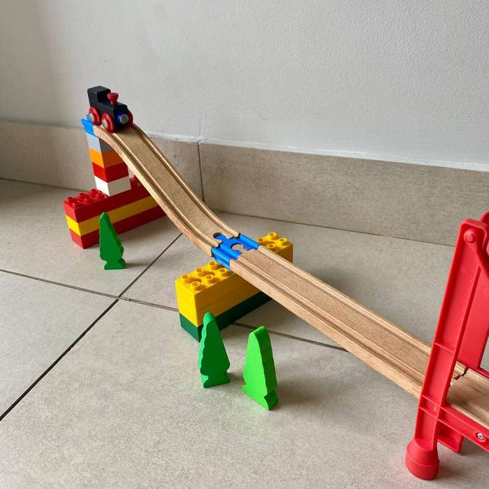Duplo connector, compatible with Brio, Melissa & Doug train tracks
