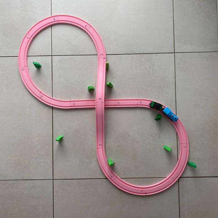 Figure 8 Train Set, compatible with Brio, Melissa & Doug tracks
