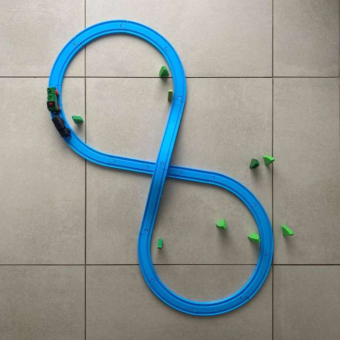 Figure 8 Train Set, compatible with Brio, Melissa & Doug tracks
