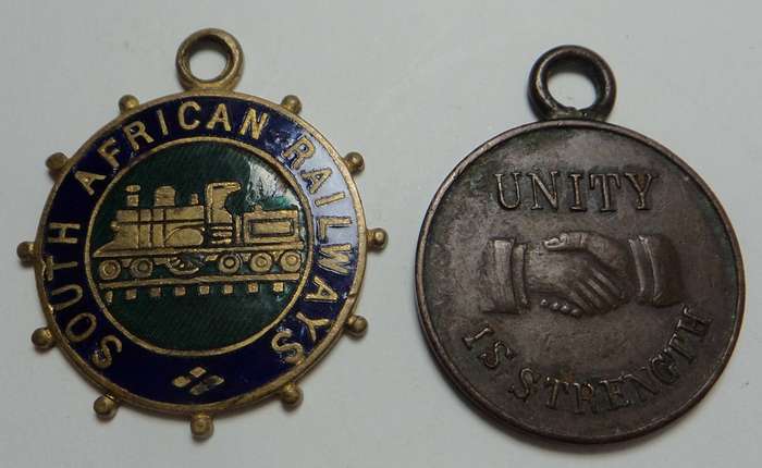 Two old South African Badges of 1913 and 1925